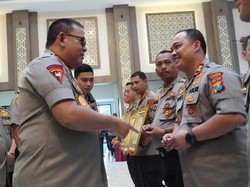 Kapolres Jombang Raih Pin Emas Kapolri
