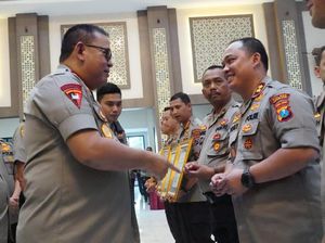 Kapolres Jombang Raih Pin Emas Kapolri Kapolres Jombang Raih Pin Emas Kapolri
