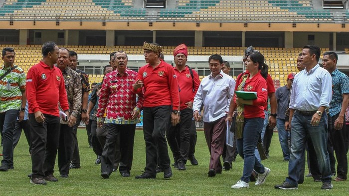 PSSI memasukan Riau sebagai kandidat penyelenggaraan Piala Dunia U-20 di 2021 mendatang. PSSI pun tinjau Stadion Utama Riau terkait penyelenggaraan itu.