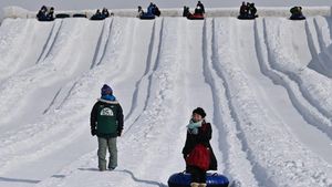 Potret Patung-Patung Salju Raksasa di Festival Sapporo