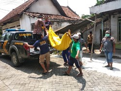 Pria Gangguan Jiwa di Jombang Kubur Mayat Pamannya Sendirian