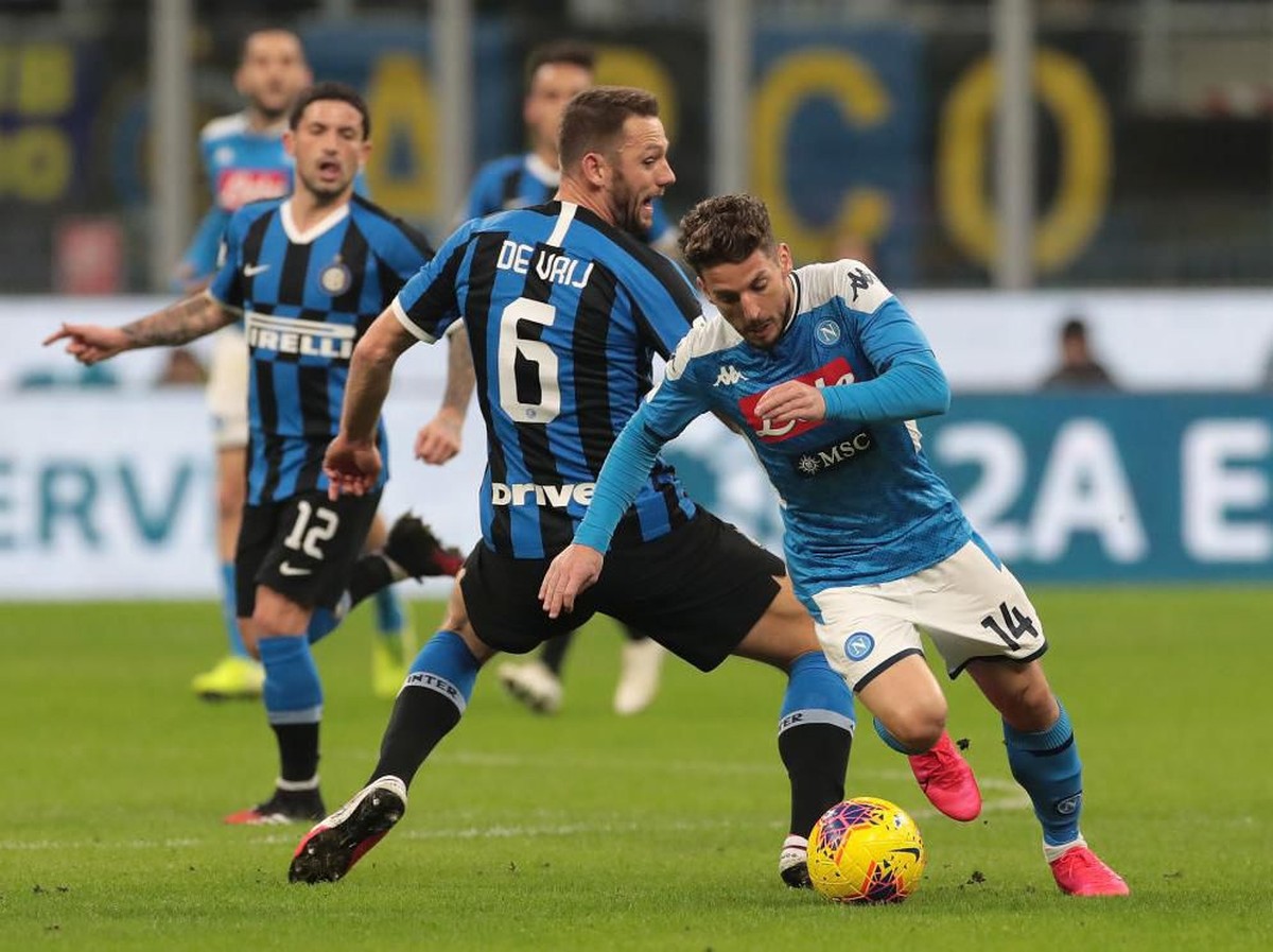 Inter vs Napoli, Rafael Benitez menjagokan Partenopei. (Foto: Emilio Andreoli/Getty Images)