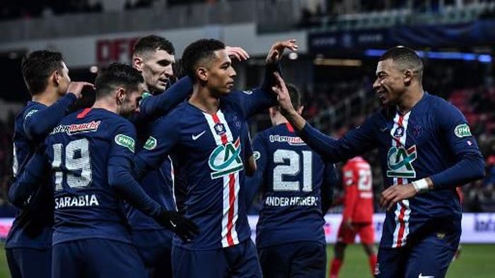 Paris Saint-Germain Paris Saint-Germains Spanish midfielder Pablo Sarabia (number 19) celebrates after scoring a goal during the French Cup quarter final football match Dijon (DFCO) vs Paris Saint-Germain (PSG) on February 12, 2020 at the Gaston Gerard stadium in Dijon. (Photo by JEFF PACHOUD / AFP)
