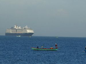 Sempat Ditolak Imbas Corona, Kapal Pesiar Ini Berlabuh di Kamboja Sempat Ditolak Imbas Corona, Kapal Pesiar Ini Berlabuh di Kamboja