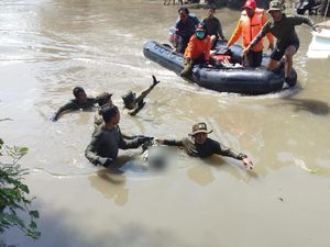 Satu Siswa SMP Hilang Terseret Arus Sungai Ditemukan, Total 2 Anak Satu Siswa SMP Hilang Terseret Arus Sungai Ditemukan, Total 2 Anak