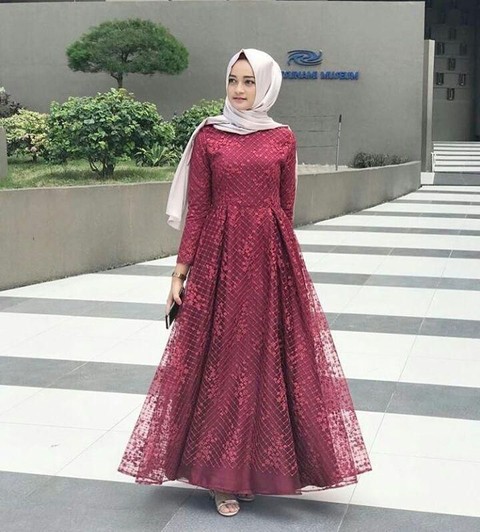 Kombinasi warna hijab dan busana