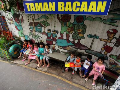 Jendela Dunia Itu Adanya di Gang Sempit Ibu Kota Lho