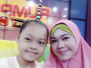 Misca Fortuna alias Si Mancung Sedih Dibully karena Jualan Gelang Misca Fortuna alias Si Mancung Sedih Dibully karena Jualan Gelang