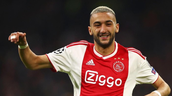 AMSTERDAM, NETHERLANDS - MAY 08: Hakim Ziyech of Ajax in action during the UEFA Champions League Semi Final second leg match between Ajax and Tottenham Hotspur at the Johan Cruyff Arena on May 08, 2019 in Amsterdam, Netherlands. (Photo by Dean Mouhtaropoulos/Getty Images)