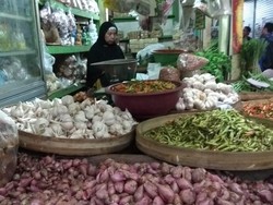 Sempat Naik Dampak Corona, Harga Bawang Putih di Lamongan Kembali Turun