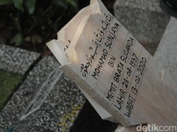 Pemakaman Maestro Teater Mohamad Sunjaya Dihadiri Deretan Seniman