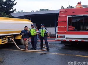 Pabrik Kosmetik Terbakar di Sukabumi, Polisi Dicegat-Wartawan Diusir