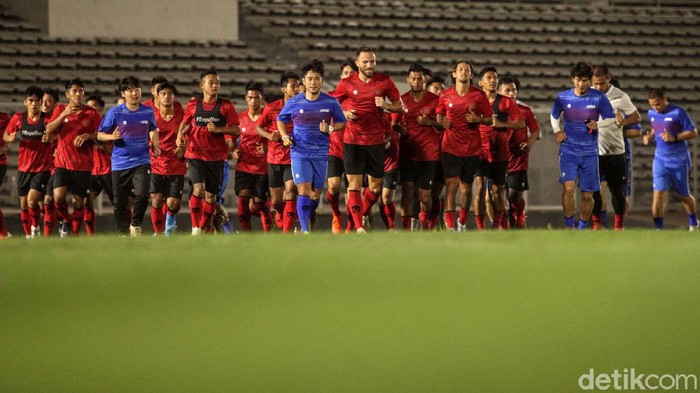 Shin Tae-yong untuk pertama kalinya menggelar latihan bersama Timnas senior Indonesia. 30 pemain hadir dalam pemusatan latihan ini.