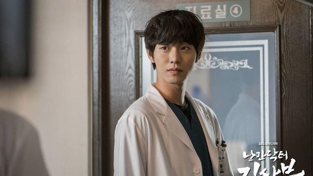 Ahn Hyo Seop di drama Dr.Romantic 2