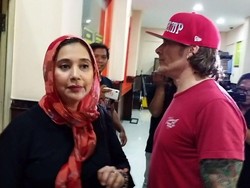 Ke Polres Jaksel, Ayu Azhari Rayakan Valentine dengan Axel Gondokusumo?