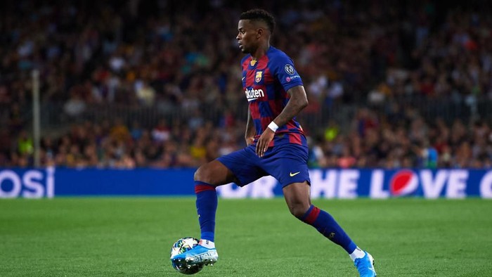 BARCELONA, SPAIN - OCTOBER 02: Nelson Semedo of FC Barcelona conducts the ball during the UEFA Champions League group F match between FC Barcelona and Inter at Camp Nou on October 02, 2019 in Barcelona, Spain. (Photo by Alex Caparros/Getty Images)