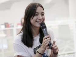 Ternyata Dunia Artis Buat Mawar de Jongh Kaget