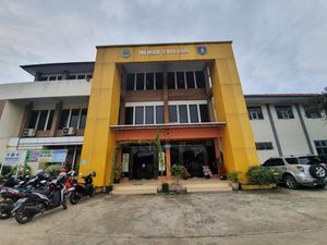 Buntut Video Viral Pemukulan Siswa Terlambat, Guru I Dimutasi ke Cibarusah