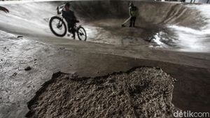 Bahaya Banget! Skatepark Slipi Berlubang