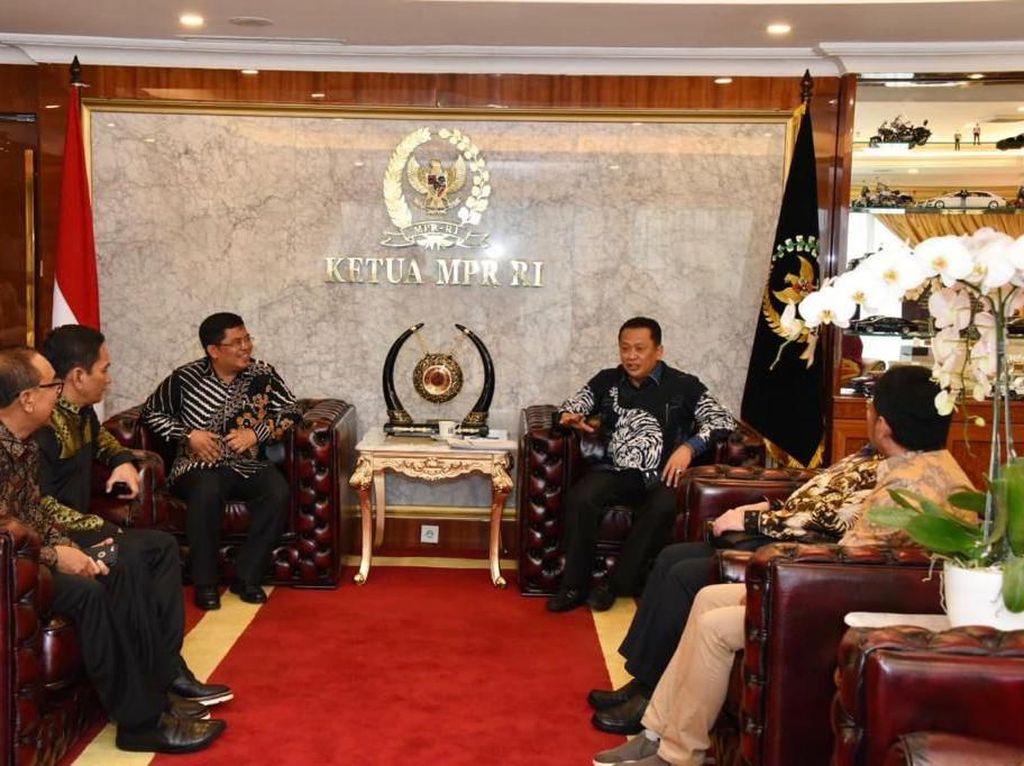 Ketua MPR Kritik KemenPUPR Cuma Bangun 102,5 Ribu Rumah Subsidi Ketua MPR Kritik KemenPUPR Cuma Bangun 102,5 Ribu Rumah Subsidi