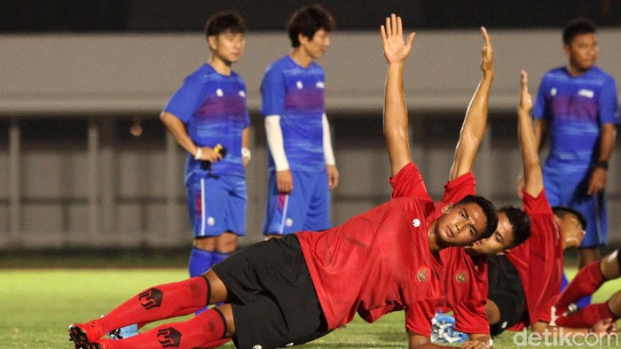 Shin Tae-yong untuk pertama kalinya menggelar latihan bersama Timnas senior Indonesia. 30 pemain hadir dalam pemusatan latihan ini.