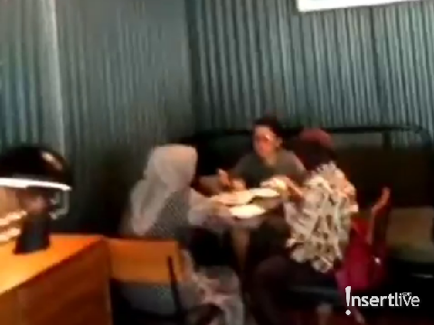 Mayangsari Asyik Nongkrong