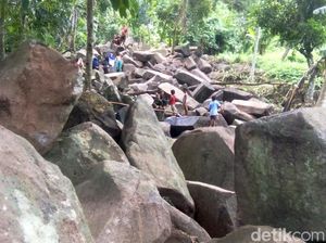Sumedang Punya Batu Misterius Nan Angker Sumedang Punya Batu Misterius Nan Angker