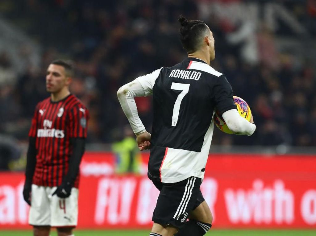 Penalti Bantu Ronaldo Jadi yang Tersubur di Italia Sepanjang 2020 Penalti Bantu Ronaldo Jadi yang Tersubur di Italia Sepanjang 2020