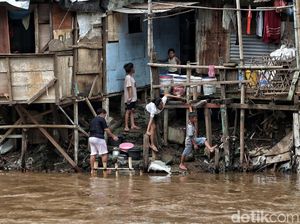 Menanti Aksi untuk Sungai Ciliwung yang Lebih Baik Menanti Aksi untuk Sungai Ciliwung yang Lebih Baik