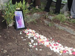 Mengenang Mohamad Sunjaya, Jurnalis dan Penghidup Teater Indonesia