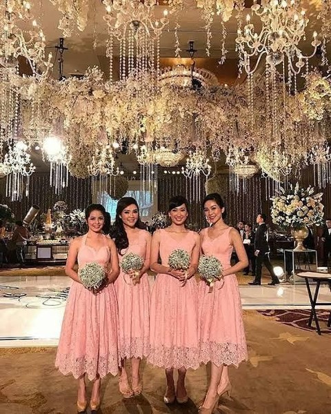 4 Inspirasi Model  Baju  Atasan  Brokat untuk Jadi Bridesmaid 