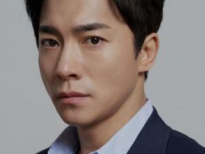 Aktor Crash Landing On You Bikin Netizen Shock dengan Umurnya yang Tua