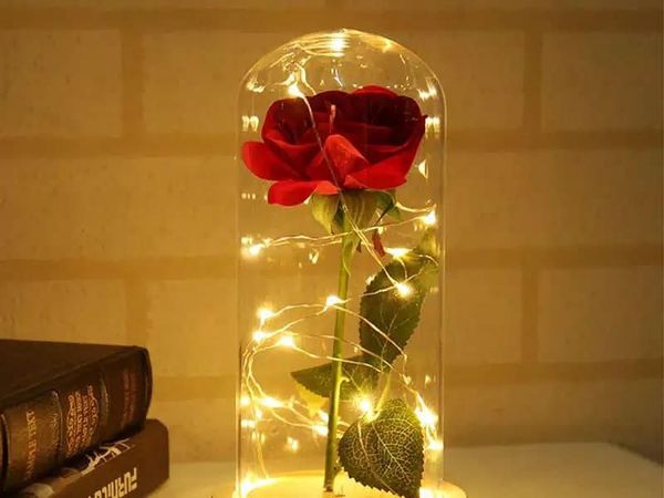 7 Jenis Hadiah Kekinian untuk Katakan Cinta