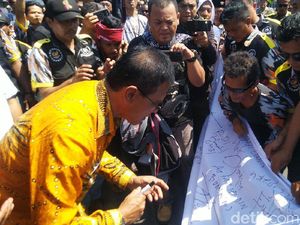 Ikut Aksi Protes Ridwan Saidi, Bupati Ciamis: Kita Tuntut Secara Hukum! Ikut Aksi Protes Ridwan Saidi, Bupati Ciamis: Kita Tuntut Secara Hukum!