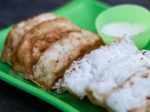 Kue Bandros atau Kue Pancong, Ini Resepnya!