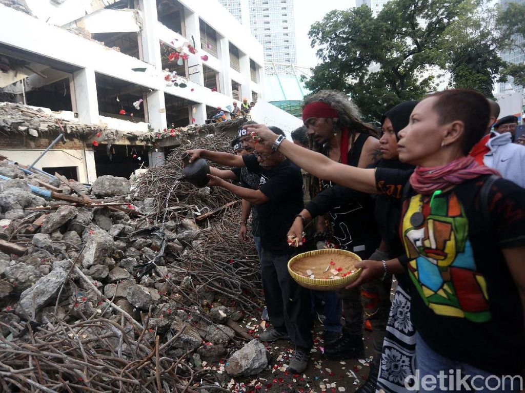 Dewan Kesenian Jakarta Bersuara soal Revitalisasi TIM Dewan Kesenian Jakarta Bersuara soal Revitalisasi TIM