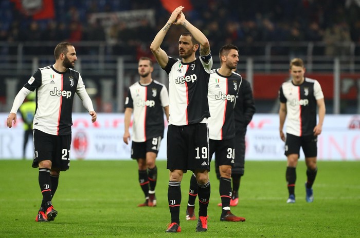 MILAN, ITALY - FEBRUARY 13:  Leonardo Bonucci of Juventus FC salutes the fans at the end of the Coppa Italia Semi Final match between AC Milan and Juventus at Stadio Giuseppe Meazza on February 13, 2020 in Milan, Italy.  (Photo by Marco Luzzani/Getty Images)