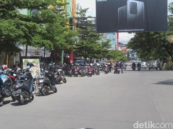 Ketua DPRD Makassar Minta Perusahaan Daerah Ambil Alih Parkir Liar