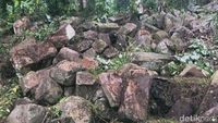 Foto: Penampakan Batu-batu Misterius dari Sumedang