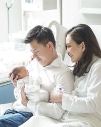 Shandy Aulia Mengaku Takjub Melihat Suami Mau Bangun & Gantikan Popok Anak