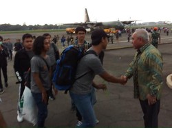 Gubernur Kaltim Sambut WNI dari Natuna di Halim: Semua Sehat