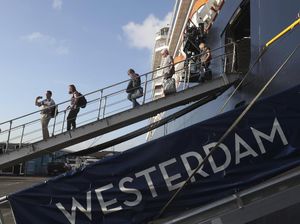 1 Orang Positif Corona, Kamboja Lacak Penumpang yang Turun dari Kapal Pesiar 1 Orang Positif Corona, Kamboja Lacak Penumpang yang Turun dari Kapal Pesiar