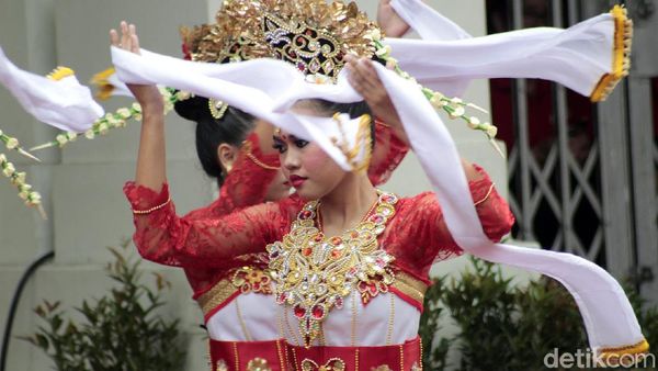 Umat Lintas Agama Bersatu di Parade Bandung Rumah Bersama