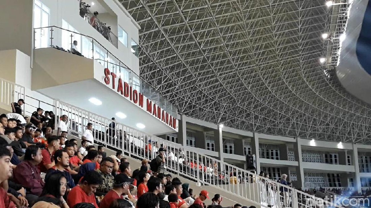 Stadion Manahan diresmikan Presiden Joko Widodo. (Foto: Bayu/detikcom)