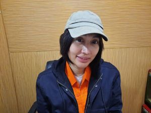 Lucinta Luna Ajukan Pledoi Minta Dibebaskan Lucinta Luna Ajukan Pledoi Minta Dibebaskan