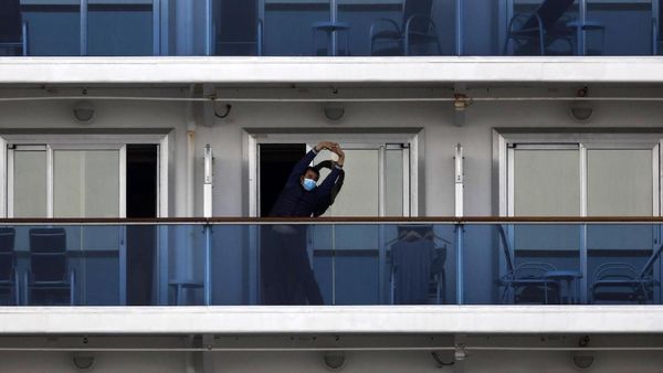 Mengintip Aktivitas Penumpang Kapal Pesiar yang Dikarantina Jepang