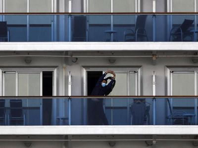 Mengintip Aktivitas Penumpang Kapal Pesiar yang Dikarantina Jepang