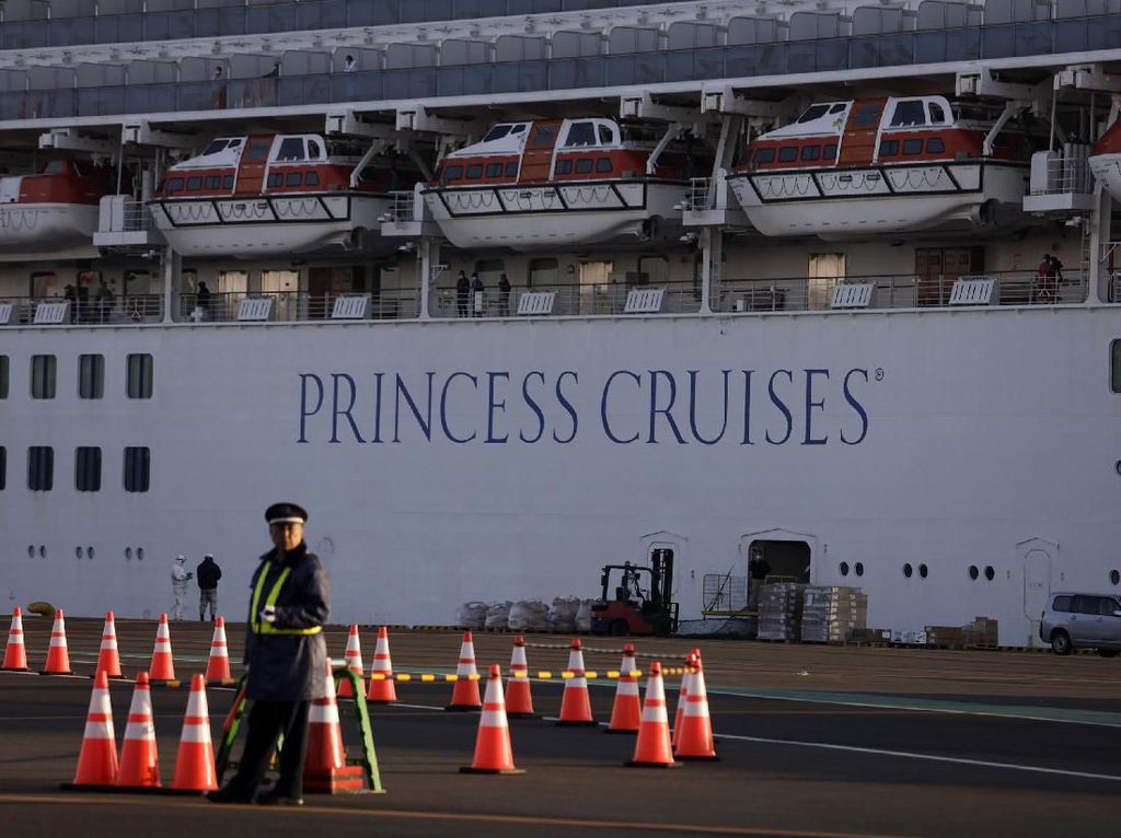 Jepang Pindahkan Penumpang Tersisa di Diamond Princess ke Fasilitas Khusus Jepang Pindahkan Penumpang Tersisa di Diamond Princess ke Fasilitas Khusus