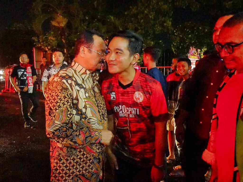 PDIP Gantung Tiket Pilkada Solo, Trik Cegah Gibran-Purnomo Membelot? PDIP Gantung Tiket Pilkada Solo, Trik Cegah Gibran-Purnomo Membelot?