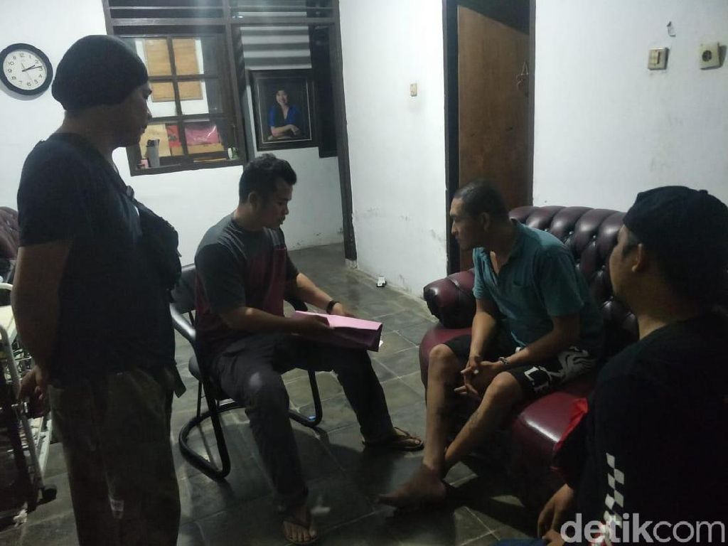 Pencuri Mobil Kominfo Ditangkap, Pelaku Jual Mesin Mobil Rp 400 Ribu Pencuri Mobil Kominfo Ditangkap, Pelaku Jual Mesin Mobil Rp 400 Ribu
